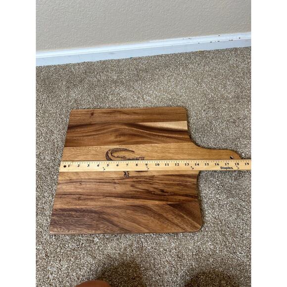Cutting Board wooden rounded handle large Cayman Jack engraved alligator NEW - Picture 4 of 5
